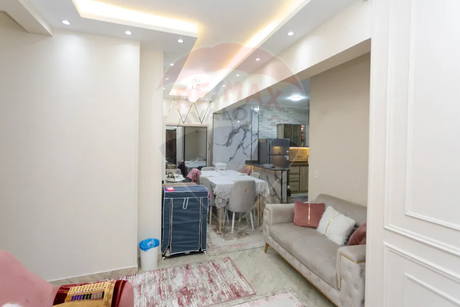 شقه للبيع 100 م ميامي ( ش صلاح الدين شعبان )