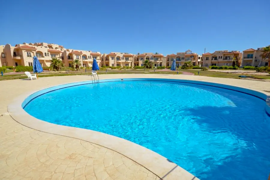 شاليه  127 م + رووف 127 م الساحل الشمالي (قرية كورال هيلز - ك 183)