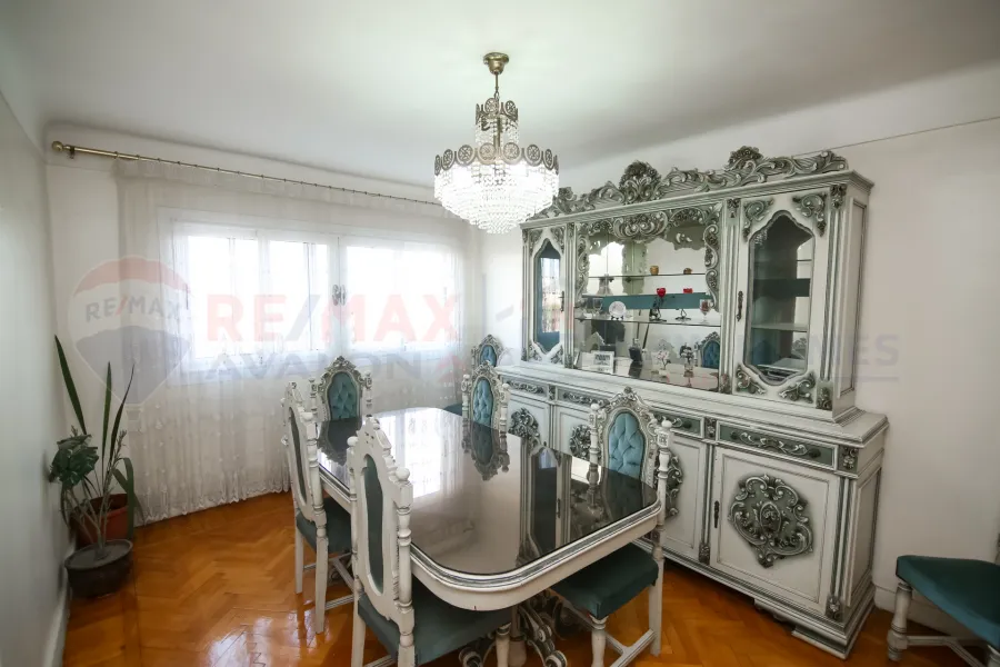 شقة للبيع 160 م سبورتنج (ش عمر لطفي)