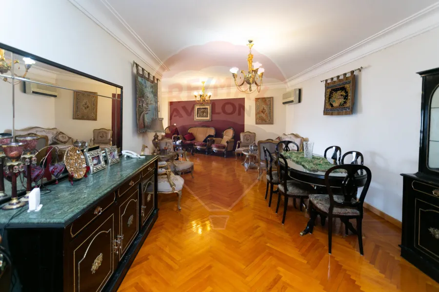 شقة للبيع 204 م سموحة (ش فوزي معاذ)