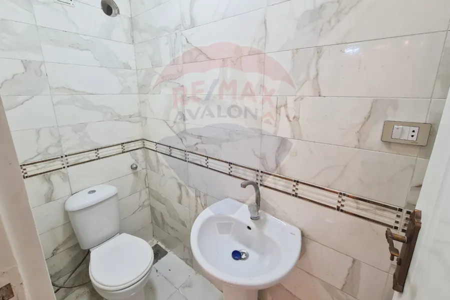 شقة إداري للايجار 170 م العصافرة (بجوار بجوار فندق الوردة البيضاء)