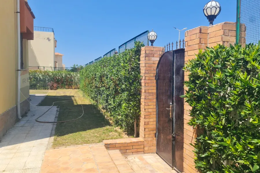 فيلا ستاند الون كورنر للبيع (سيدي كرير ك 40) 400 م