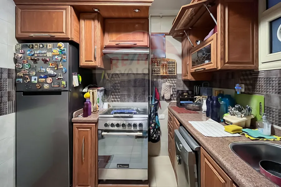 Apartment for sale 210 m Kafr Abdo (Sakinah bant Elhussin st.)