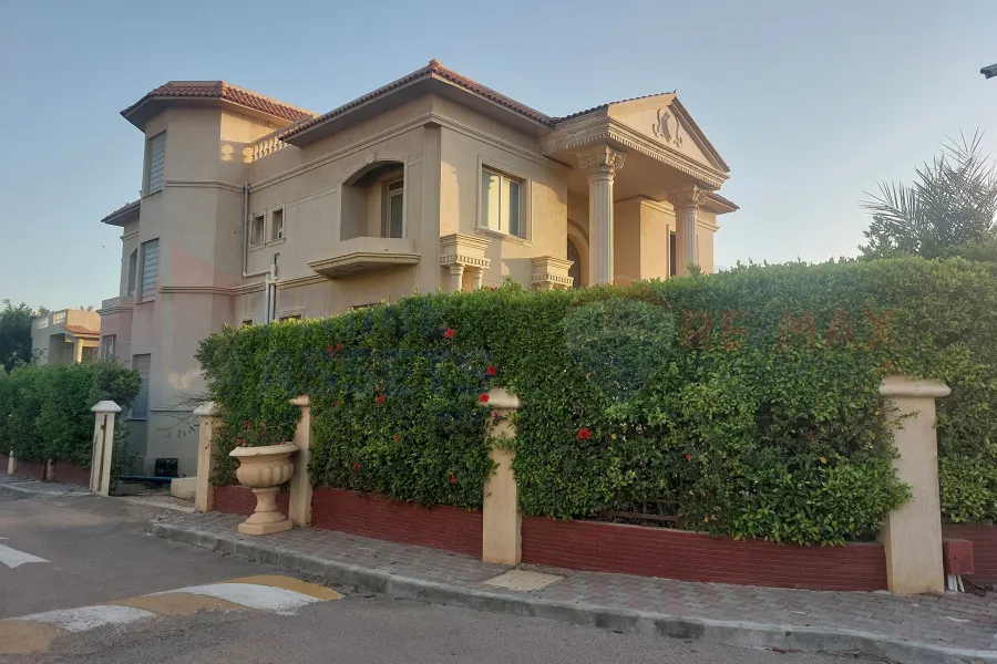 فيلا ستاند الون للبيع 560 م كينج مريوط (العروبه رويال)