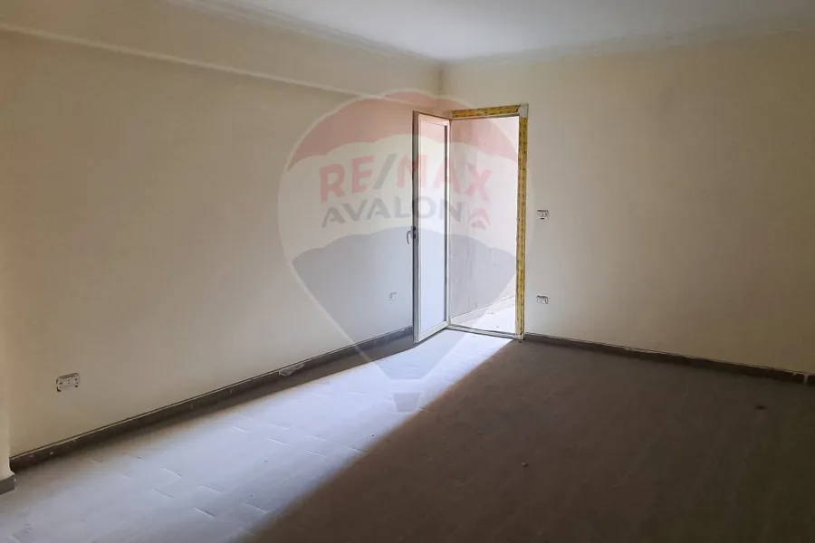 ميزان للايجار 270 م زيزينيا (ش غاربو بك )