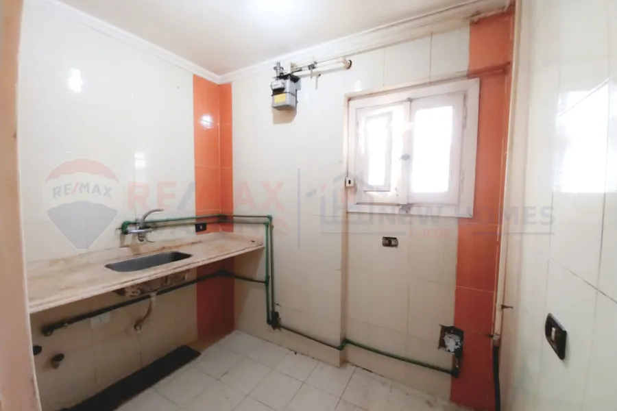 شقة للايجار 110 م سموحة (ش النصر - كومباوند براند )