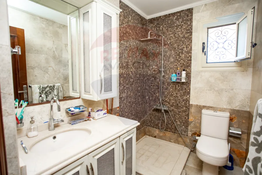 شقة مرخصة للبيع 185 م كفر عبده (ش ابراهيم شريف)