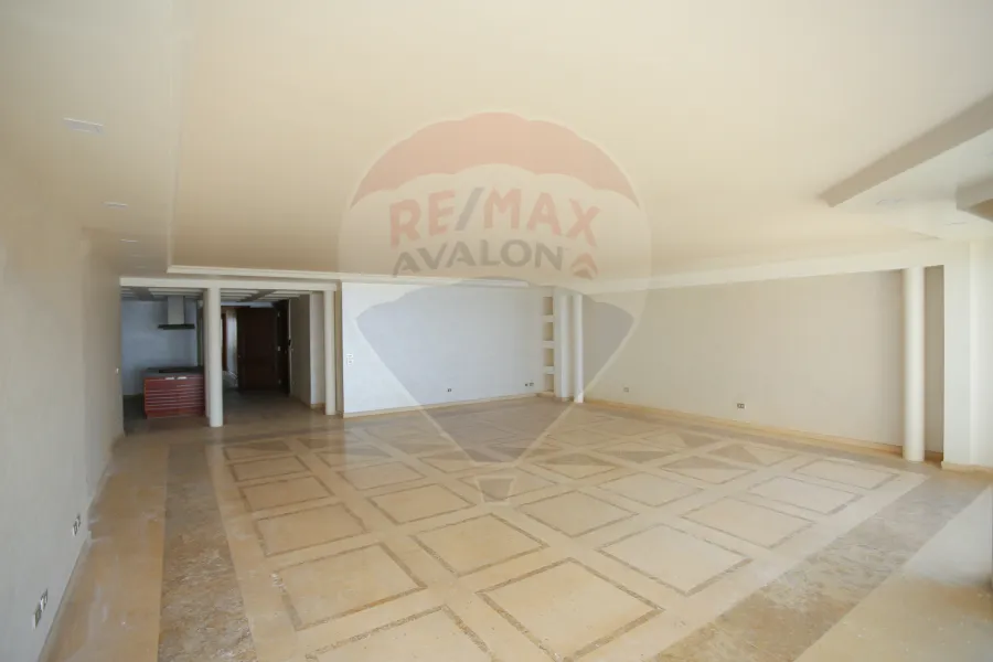 Apartment for sale 335 m Zezinia (directly on the sea)