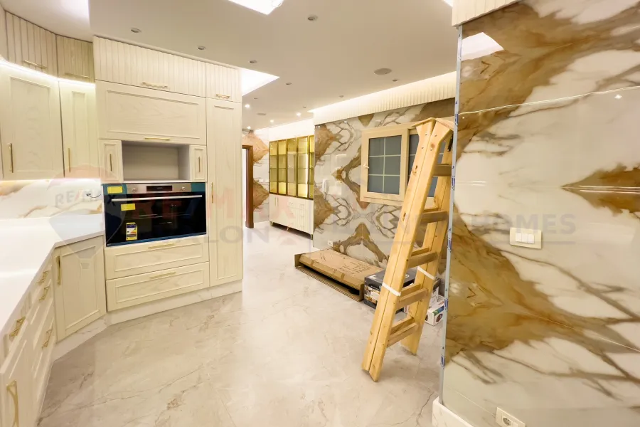 Apartment for sale 480 m Louran (directly on the sea - brand tower)