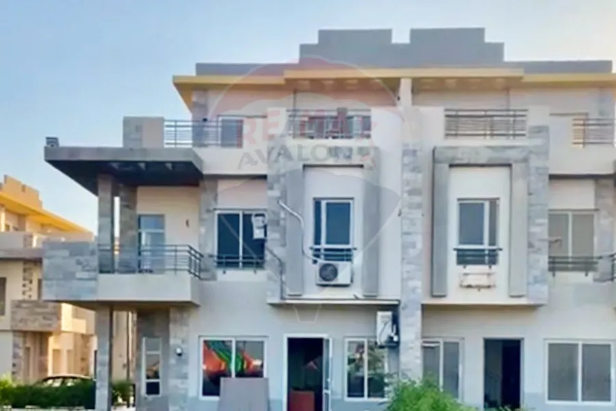 توين هاوس للبيع (سيسليا لاجونز - سيدي حنيش) 250 م