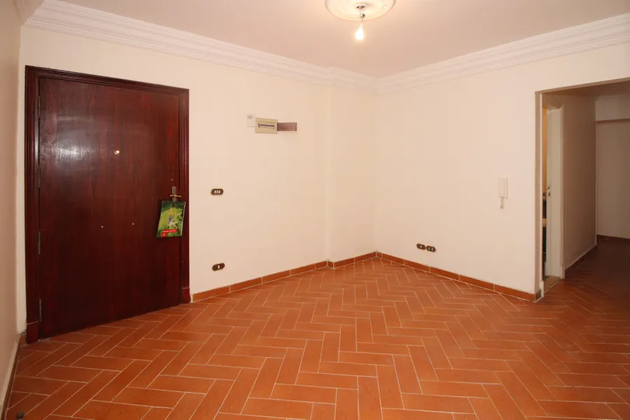 شقة للبيع 200م ستانلي (2 نمرة من البحر)