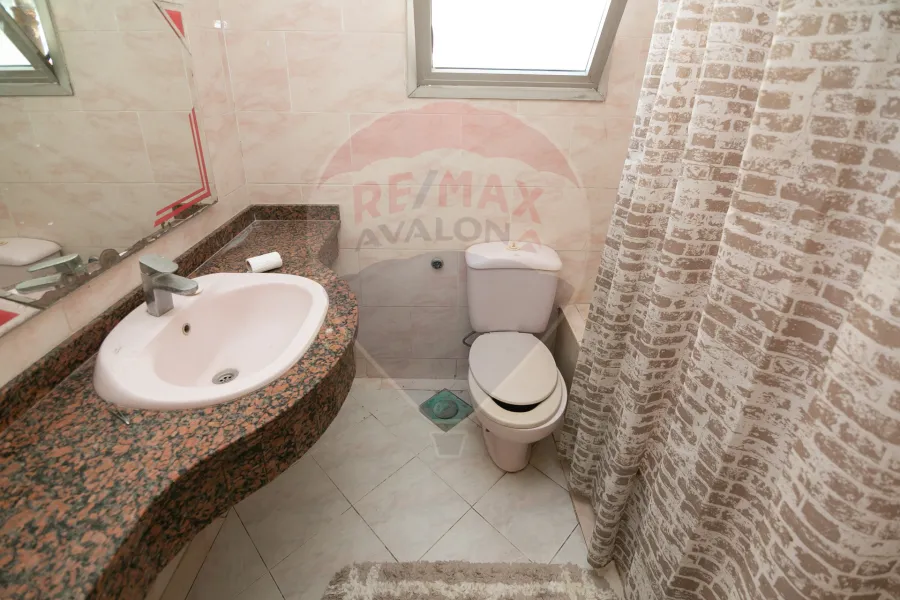 شقه للايجار 160 م سموحة (ش إسماعيل سري)