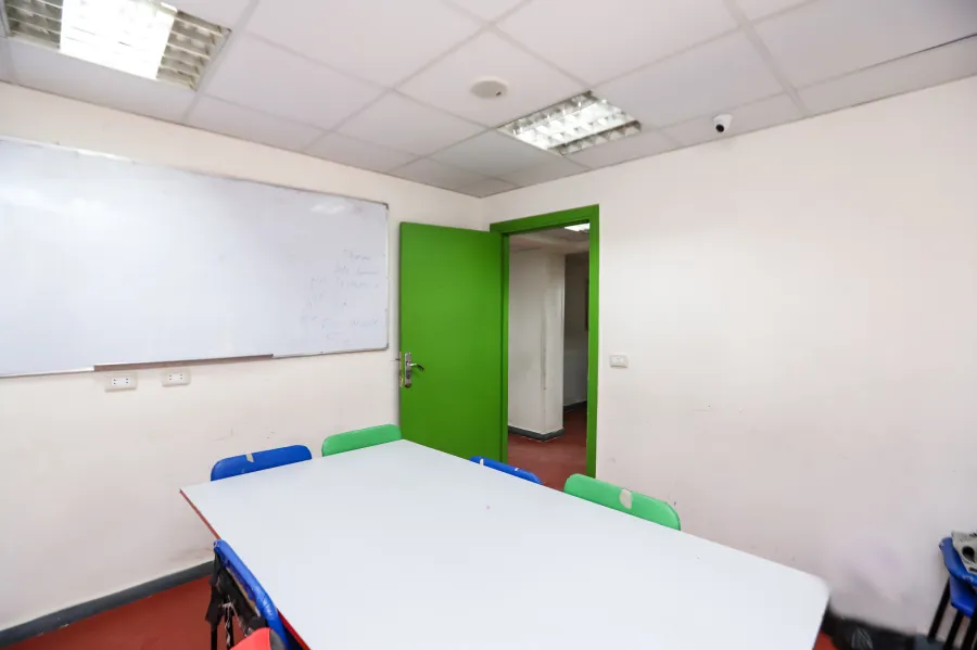 مقر إدارى للايجار 175 م سموحة ( شارع فيكتور عمانويل )