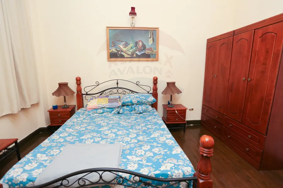 Apartment For rent 100 m Al Mansheya (directly on the sea)