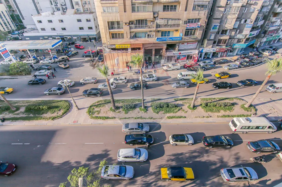 شقة للايجار 289 م سموحة ( شارع فوزي معاذ )