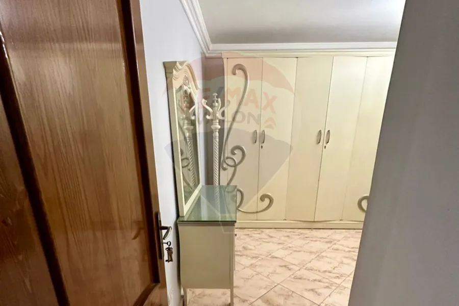 شقة للإيجار 126 م محرم بك (ش منشا - برج براند)