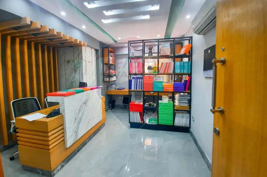 شقة إداري  للايجار 53 م لوران (ش شعراوي)