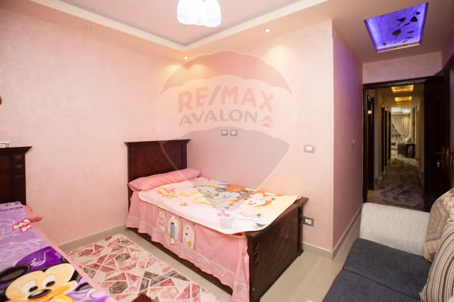 شقة للبيع 150 م  المندرة  (على البحر مباشرة )