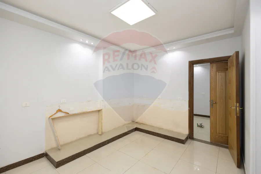 Adminstrative Apartment for sale 150 m Camp Shezar (Port Said St)