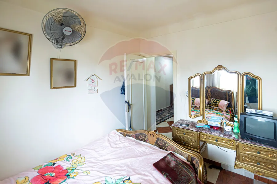 شقة للبيع 146 م جناكليس ( شارع صالح على خلف BTM)