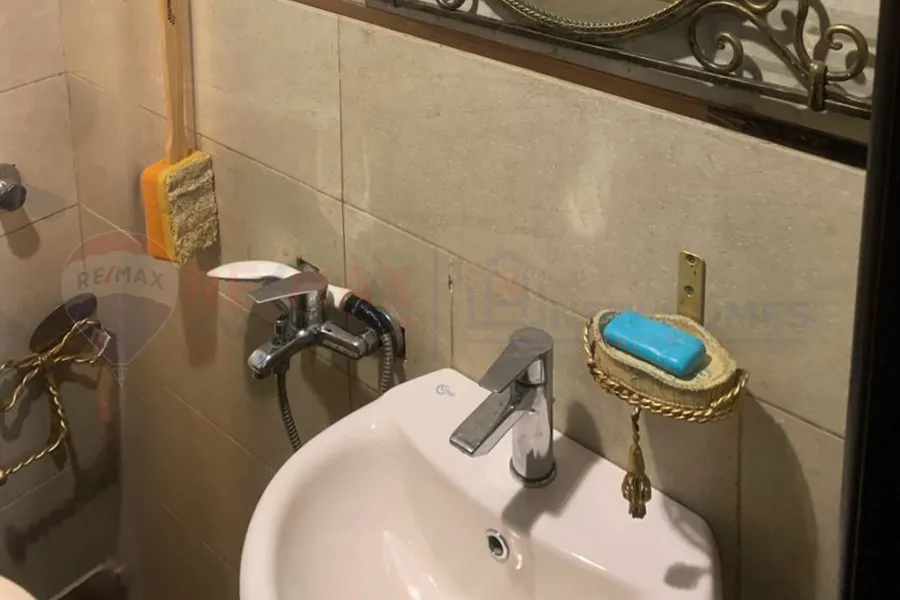 Apartment for sale 85 m Gleem (second number from Abu Qir St)