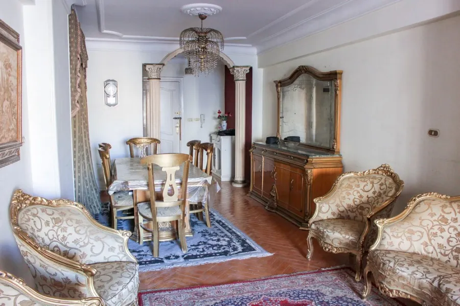 شقة للبيع 151م سيدي جابر ( علي الترام مباشرة )