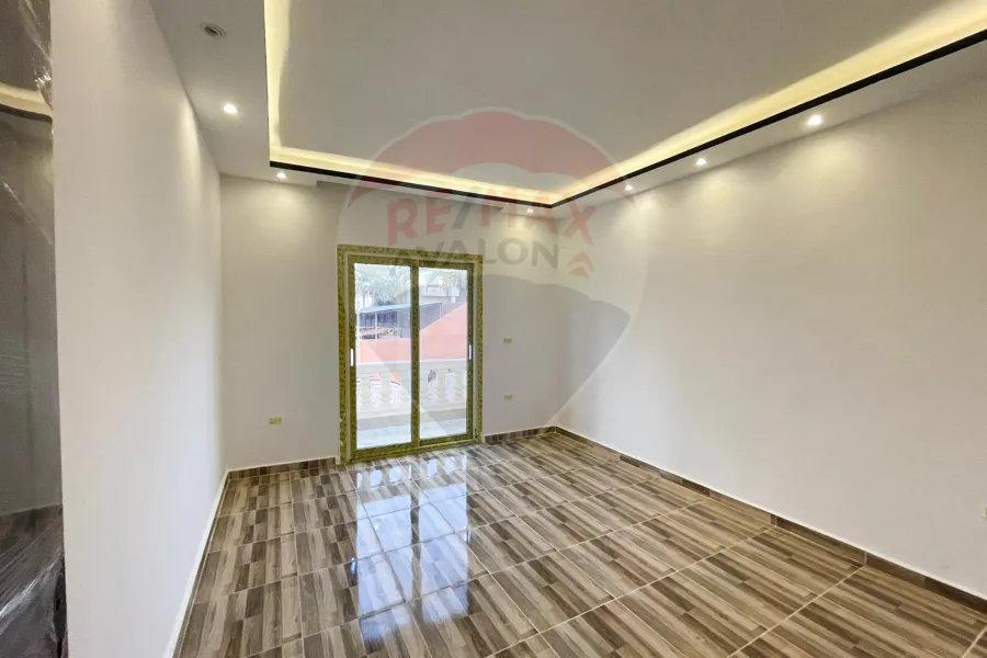 فيلا مسجلة للبيع 300 م كينج مريوط (ش عمر المختار)