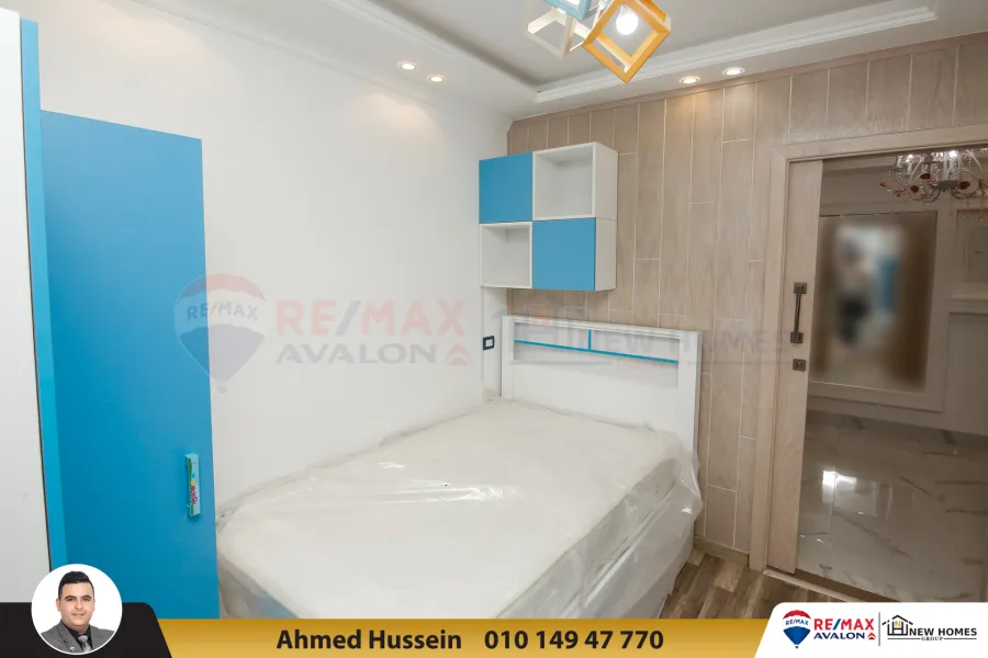 شقة للبيع 190م المعمورة (خطوات من البحر)