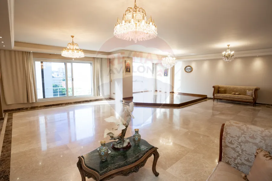 شقة للبيع 305 م كفر عبده (بجوار British Council) -