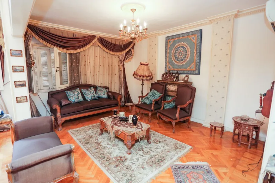 شقة للبيع 180م جليم (خطوات من محطة ترام جليم)