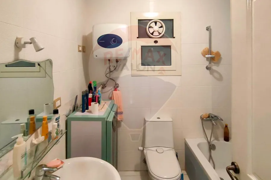 شقة للبيع 215 م سموحة (سوليك بيتك في النادي - عمارة براند)