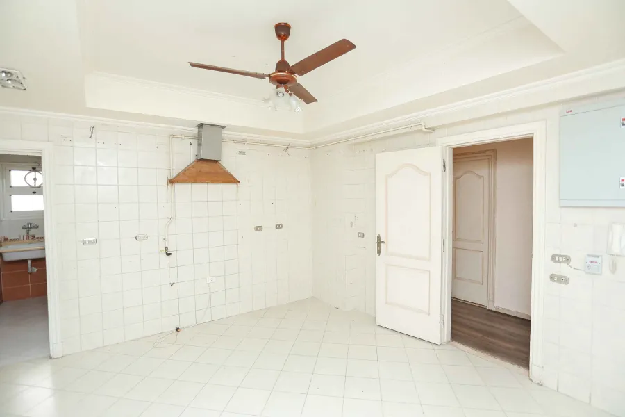 شقة دوبلكس للبيع 600م بسموحة (ش بهاء الدين الغتورى) خطوات من شارع فوزى معاذ