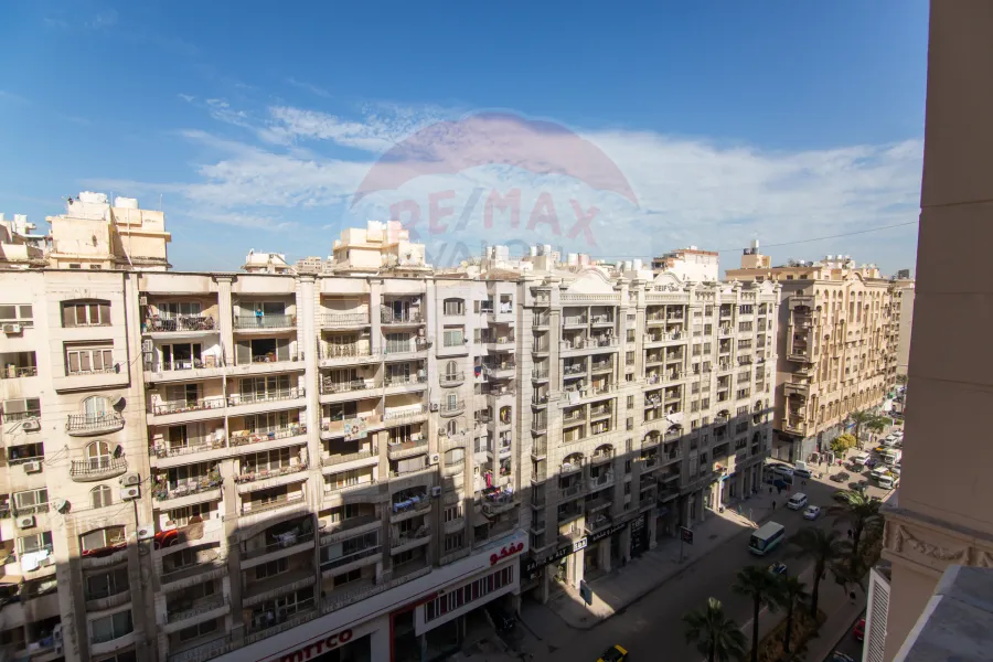 شقة للبيع 190 م سموحة ( ش فوزى معاذ)