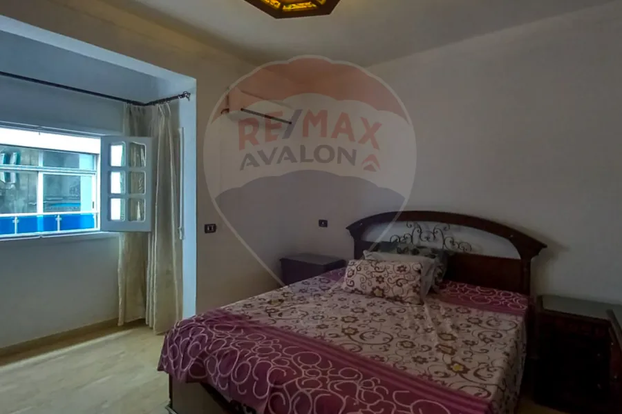 Apartment for annual furnished rent 110 m San Stefano (directly on the sea)