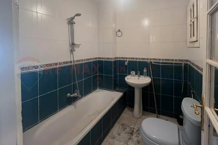 Apartment for sale 105 m Al-Ibrahimia (steps from Abu Qir St.)