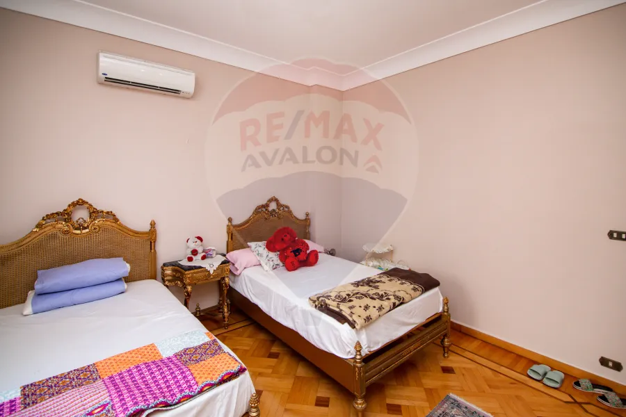 شقه + بنتهاوس للبيع 640 م سموحة (ش بهاء الدين الغتوري)