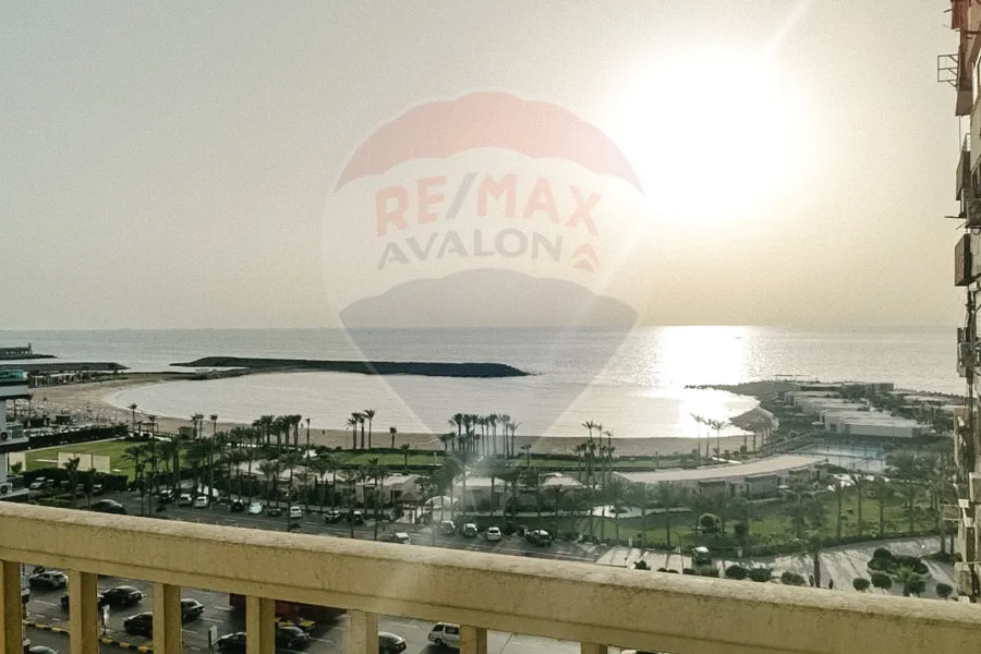 شقة للبيع 160 م سان ستيفانو (علي البحر مباشرة)