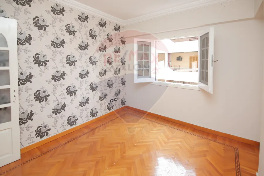 شقة  للبيع 120 م  زيزينيا (شارع ابراهيم العطار)