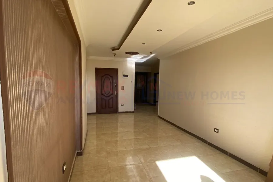 شقة للبيع 115 م سبورتنج (امام نادي سبورتنج)