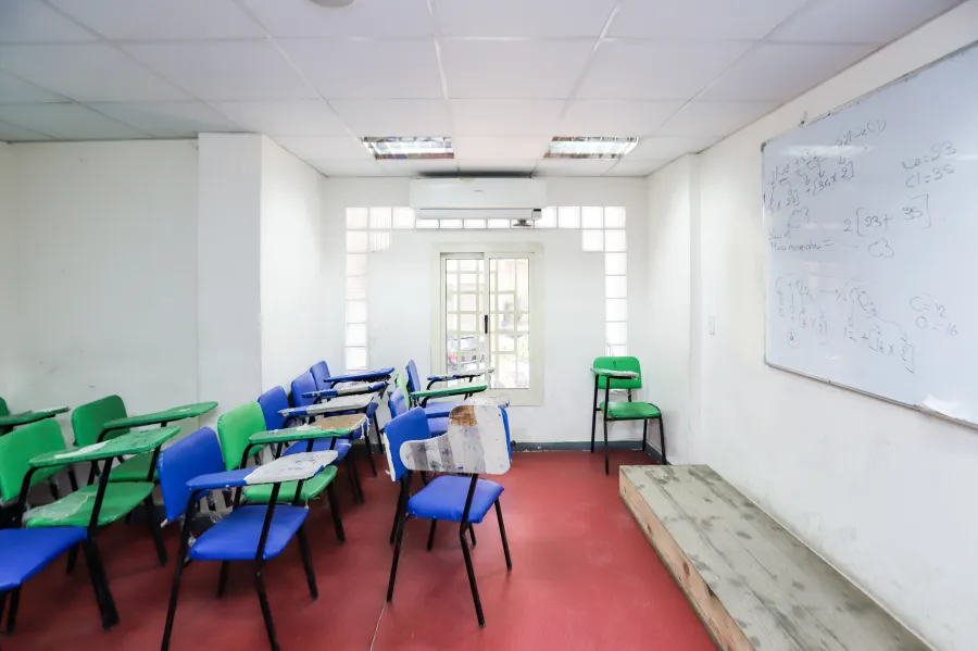 مقر إدارى للايجار 175 م سموحة ( شارع فيكتور عمانويل )