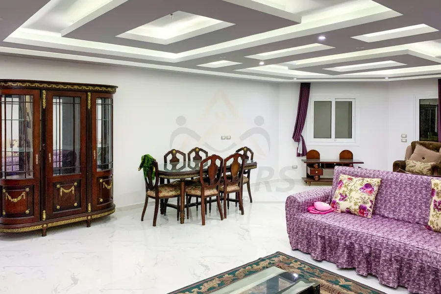 شقة للايجار المفروش 220 م سموحه (ش فوزي معاذ)