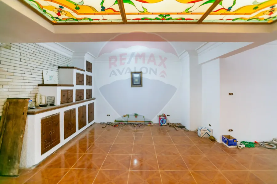 مقر إداري للإيجار 140 م  لوران (متفرع من شارع الإقبال)