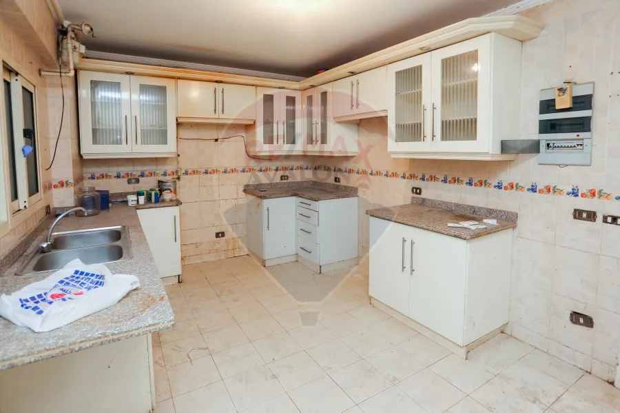 شقه للبيع 265 م سموحة (ش بهاء الدين الغتورى-خطوات من شارع فوزى معاذ)