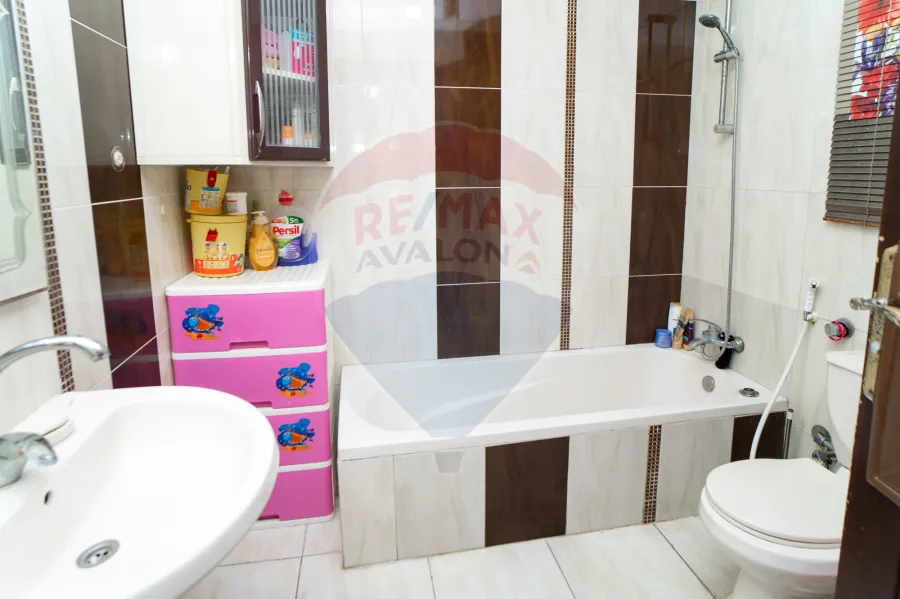 شقة للبيع 140 م الإيراهيمية ( ش حلمي بهجت)