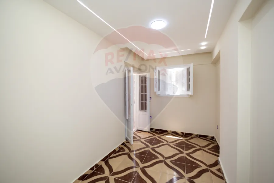 شقة للبيع 115 م ميامي (متفرع من ش قائد الاسراب)