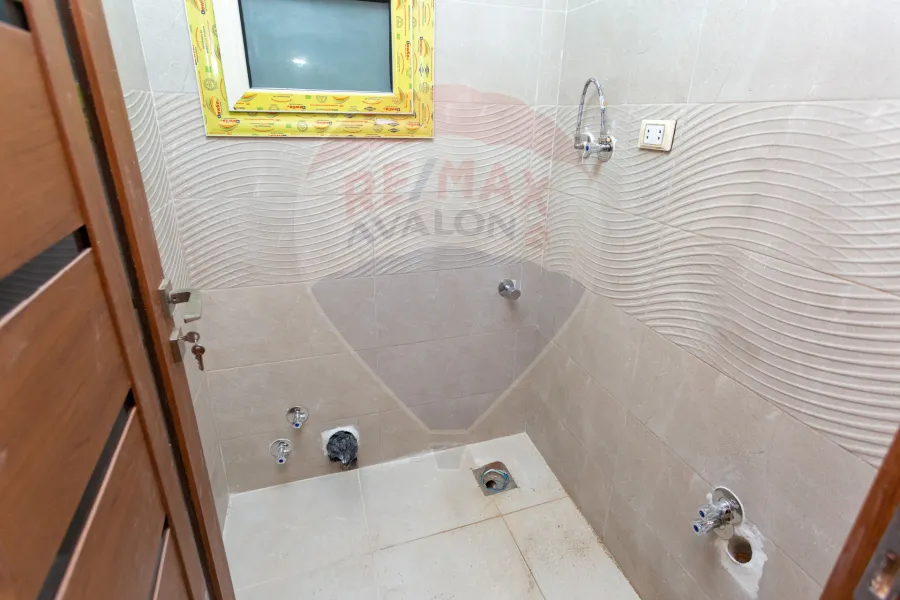 شقة للبيع 180 م سموحة (ش زكى رجب)