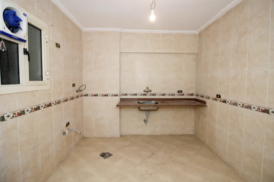 شقة للبيع 200م ستانلي (2 نمرة من البحر)