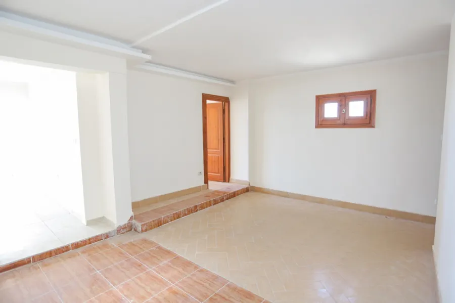 Apartment For Sale 200m Sporting (Luxour St.)