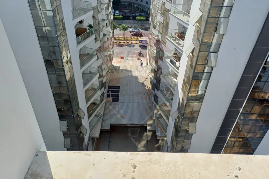 شقة للبيع 135 م سموحة (جراند فيو)