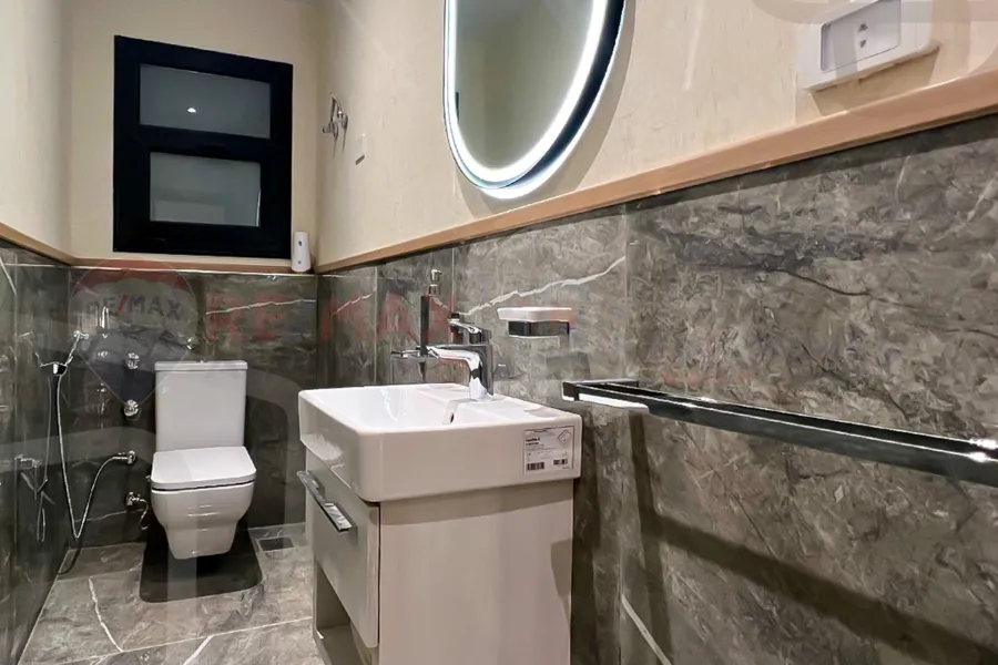 شقة للبيع 222 م سموحة (كومباوند العروبة سكاي لاين)